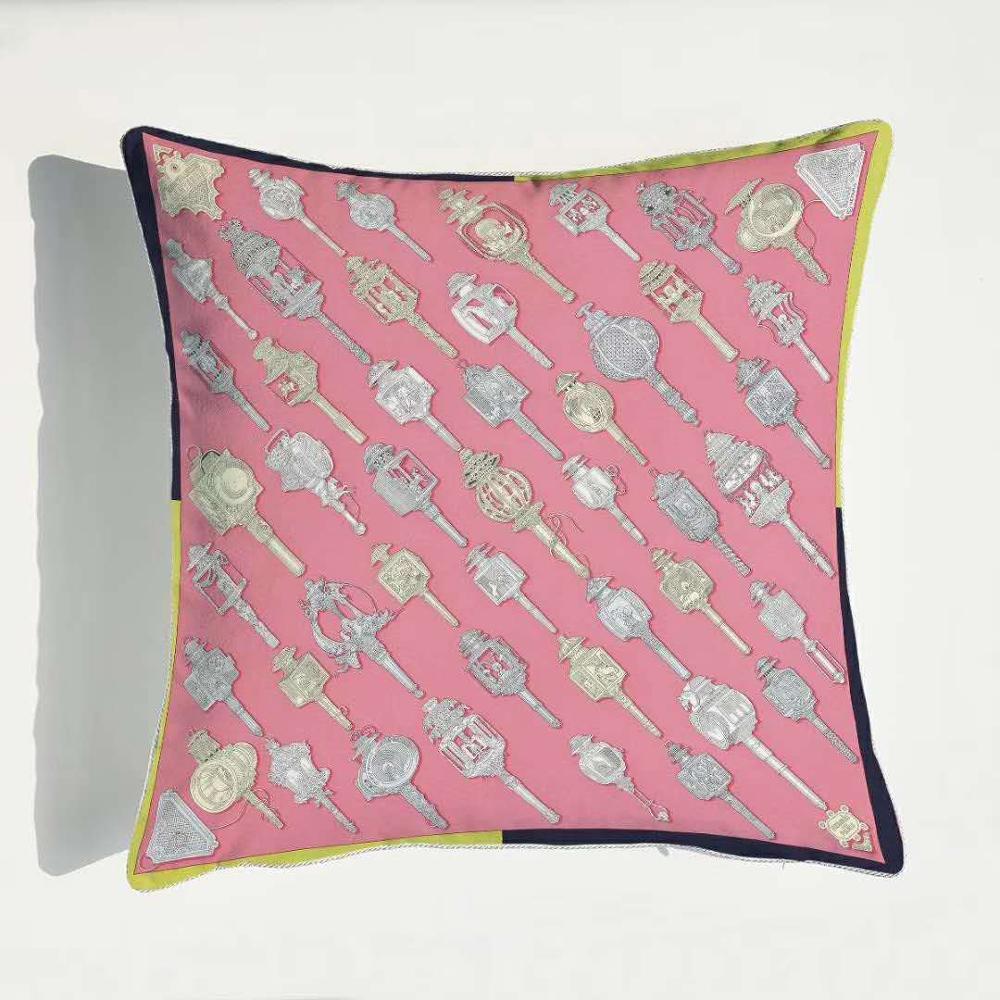 HKM-889363 European Luxury Pink Velvet Decorative Pillow - 45x45cm Plush Cushion with PP Cotton Filling