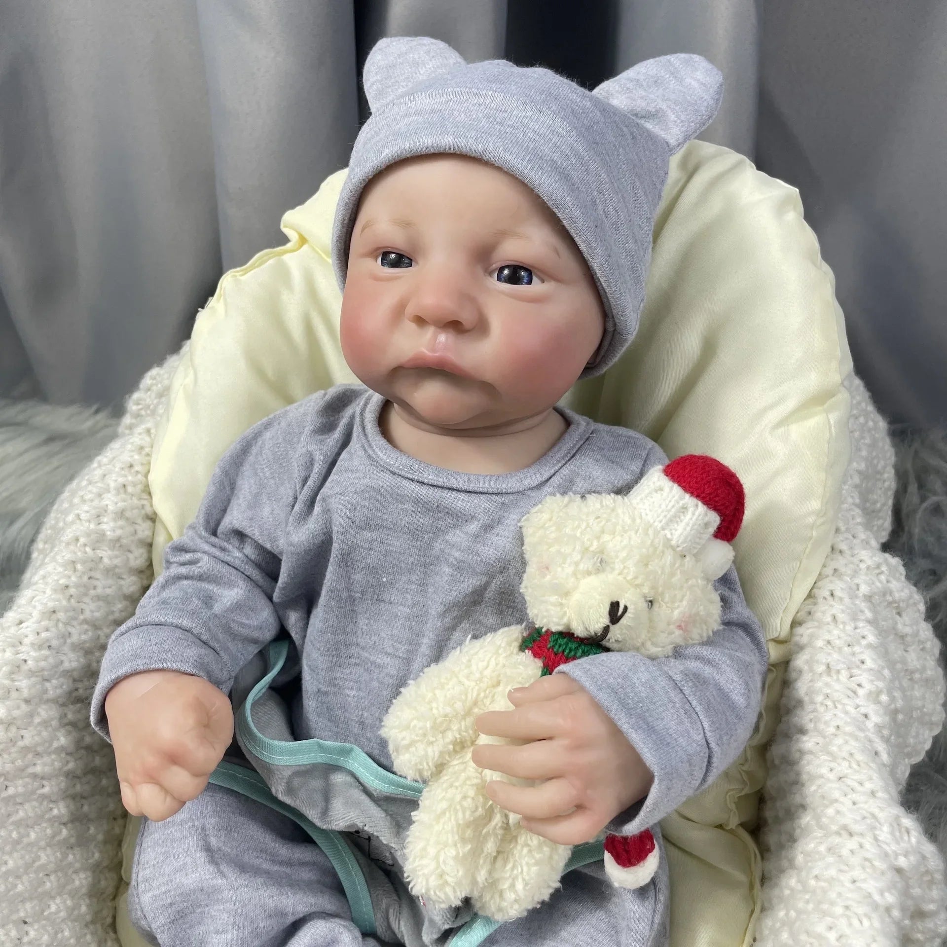 HKM-889811 Lifelike 18 Inch Silicone Reborn Baby Doll for Kids, Realistic Newborn Doll Toy Set
