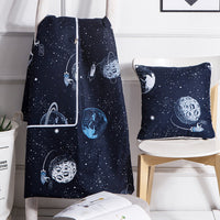 HKM-890579 Dual-Use Cushion Quilt in Modern Designs and Soft Chemical Fiber Filling