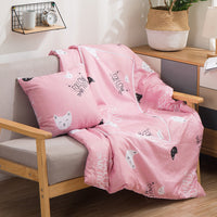 HKM-890579 Dual-Use Cushion Quilt in Modern Designs and Soft Chemical Fiber Filling