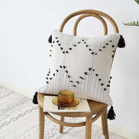 HKM-901715 Moroccan Style Black and White Geometric Pillowcase with Tassels 30x50cm