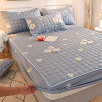 HKM-902867 Heart-Shaped Thin Mattress Dustproof Protection Cover - Full Bedding Set with Quilted Design