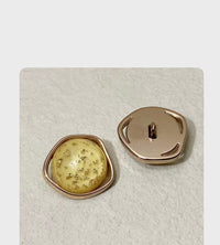 HKM-910227 Gold Irregular Natural Shell Alloy Buttons for Jackets, Coats, and Knitwear