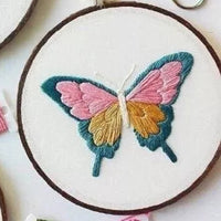 HKM-910547 Three-Dimensional Ribbon Embroidery Kit with Floral Designs and Tools