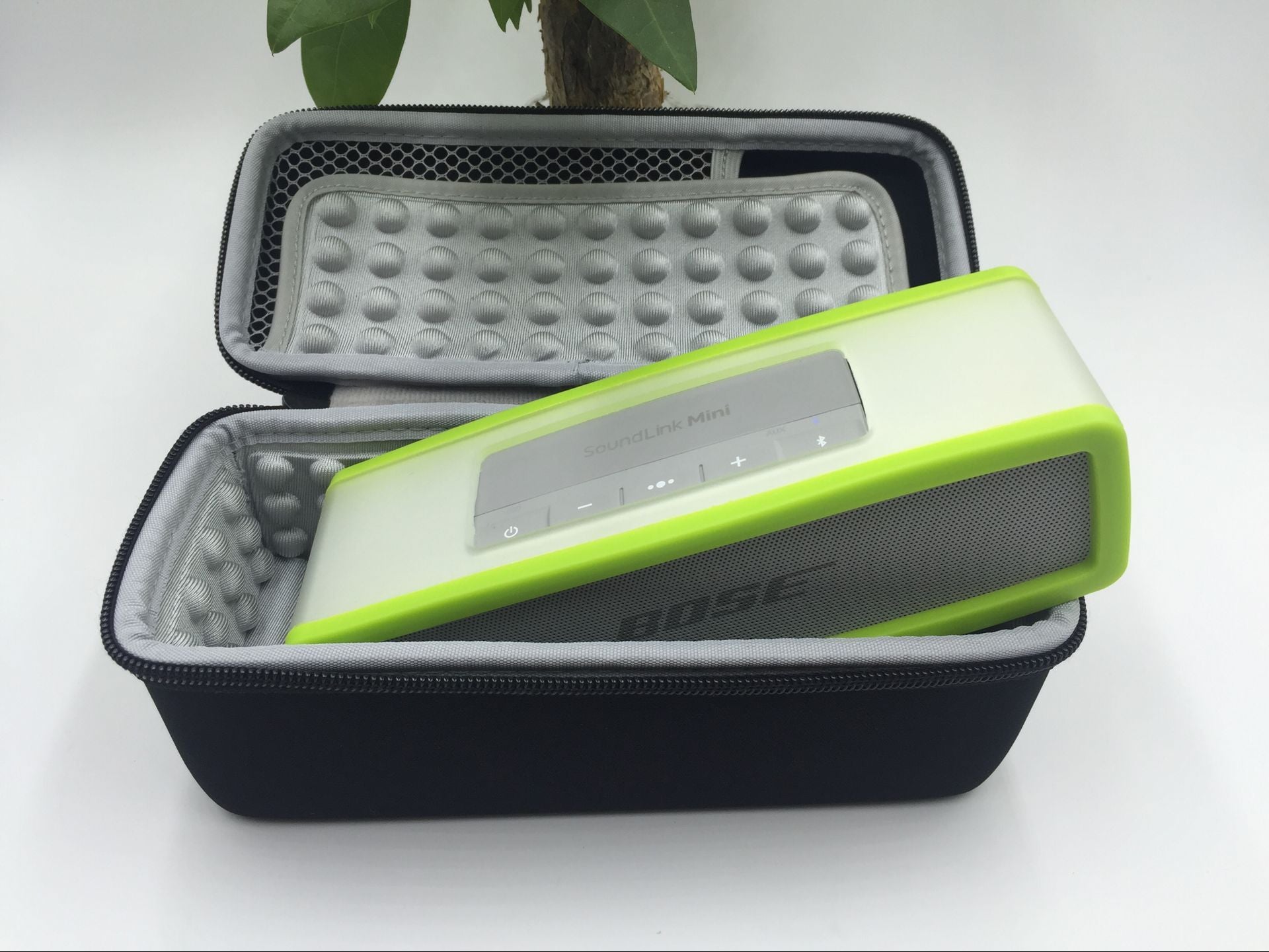 HKM-910803 EVA Speaker Cover with Carabiner - Portable Protection for Your Audio Device (22*8.5*9 cm)