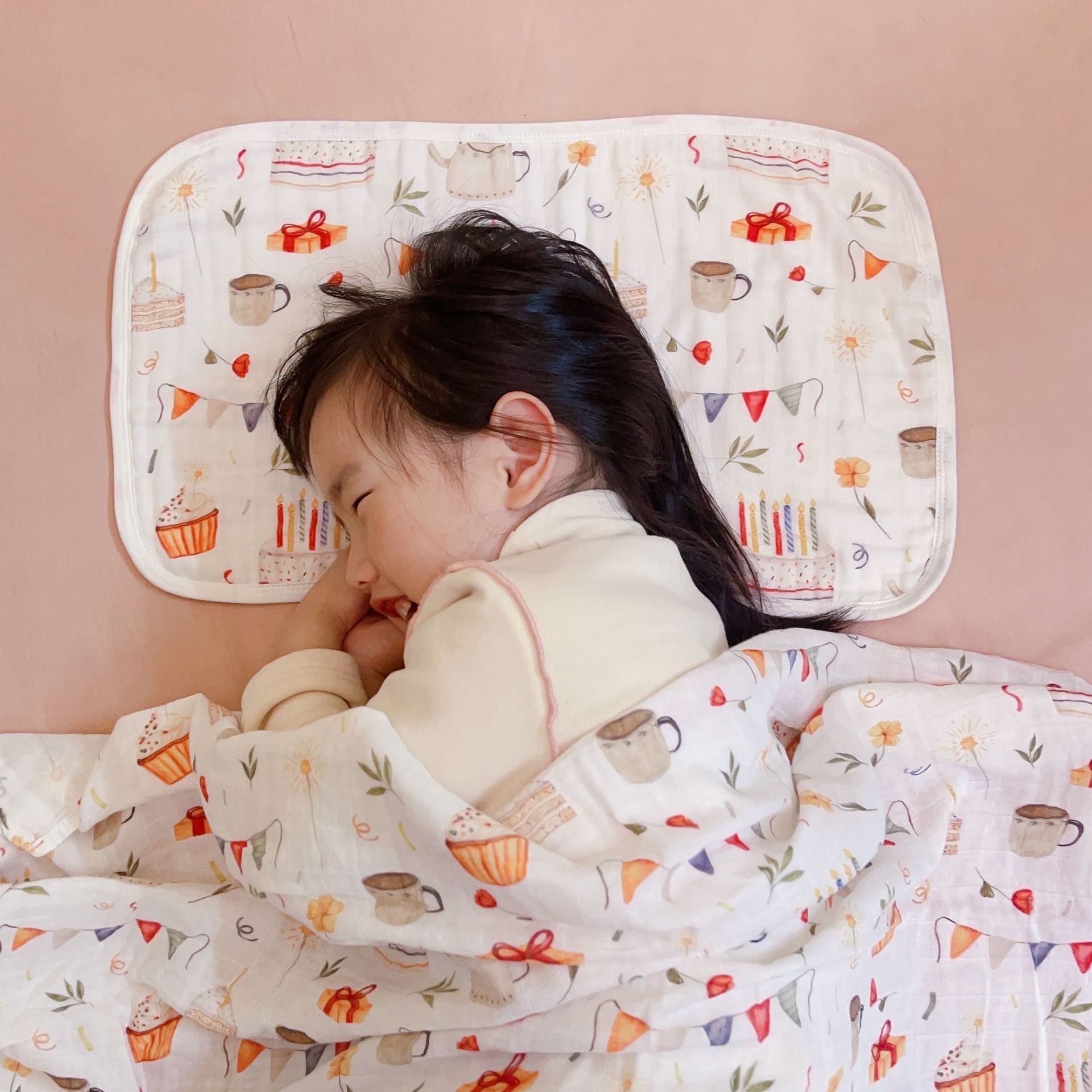 HKM-917139 Double-Layer Newborn Gauze Scarf with Animal and Floral Prints, 120x120cm