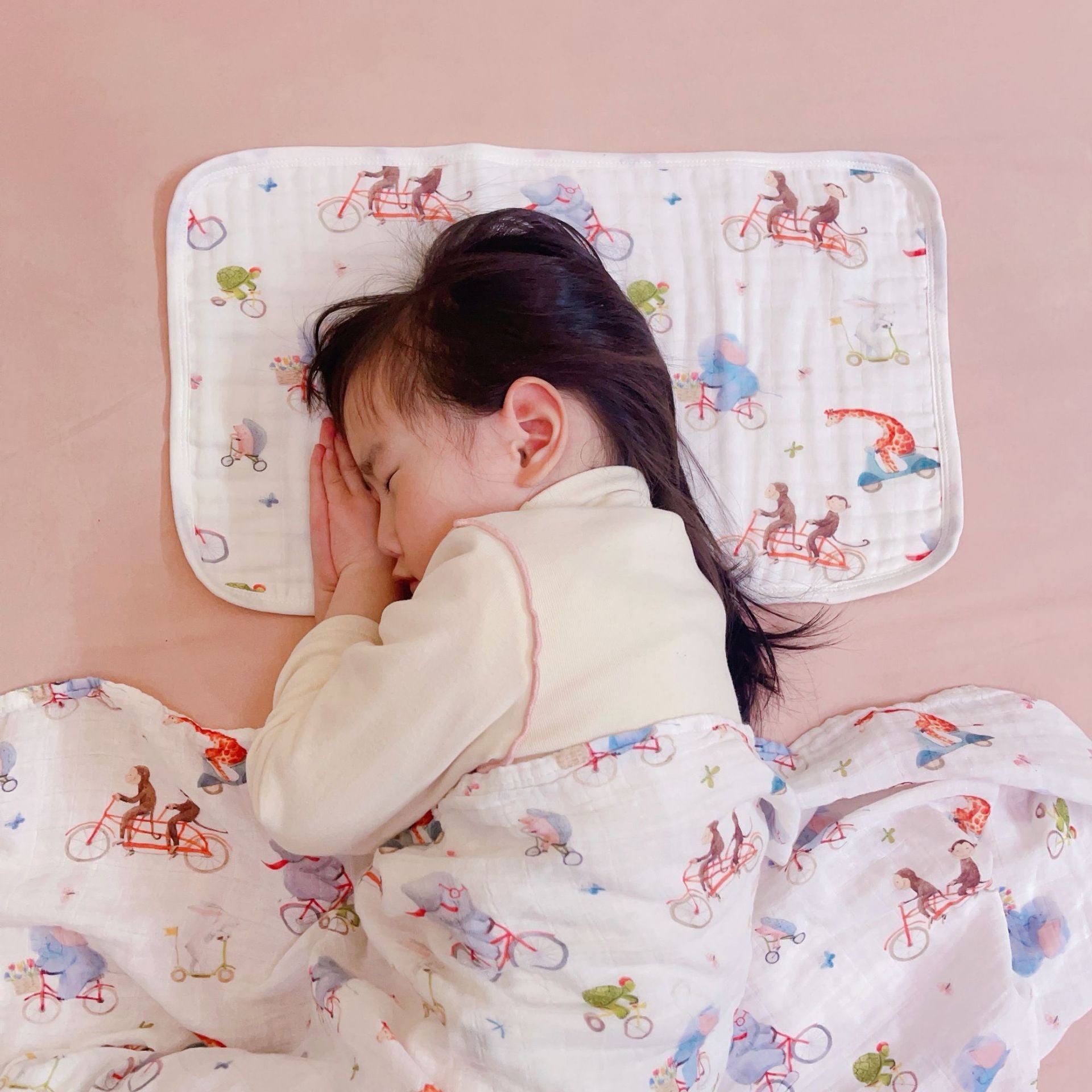 HKM-917139 Double-Layer Newborn Gauze Scarf with Animal and Floral Prints, 120x120cm