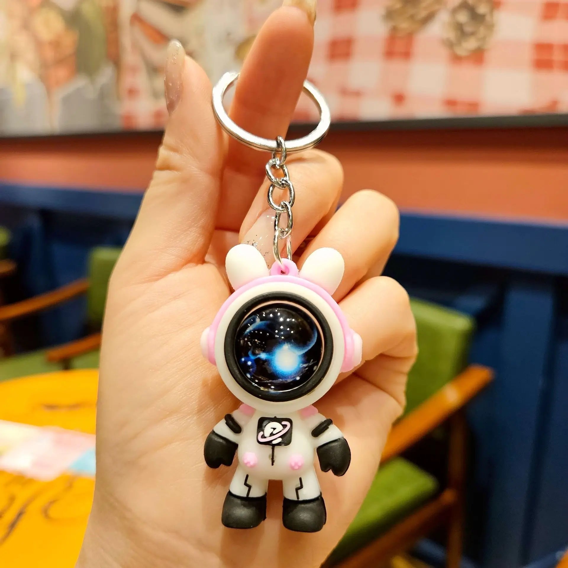 HKM-917139 Planet Rabbit Astronaut Keychain - Cute Cartoon Silicone Bag Pendant for Keys