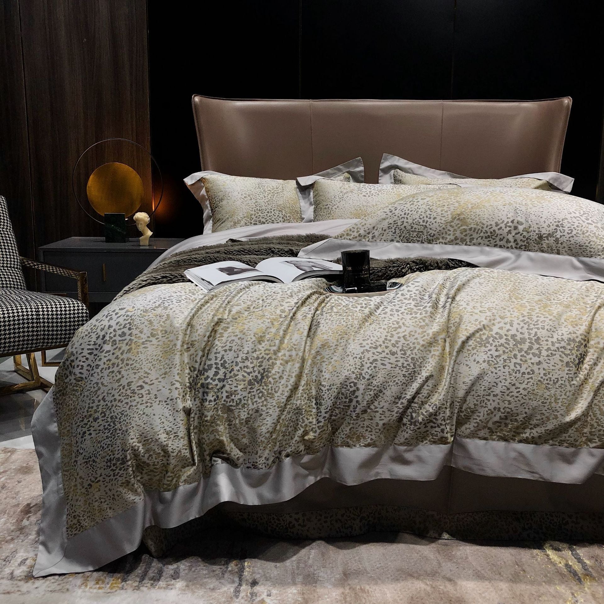 HKM-923219 Cotton Leopard Print Duvet Cover Set - 4 Pieces with Pillowcases and Quilt Cover