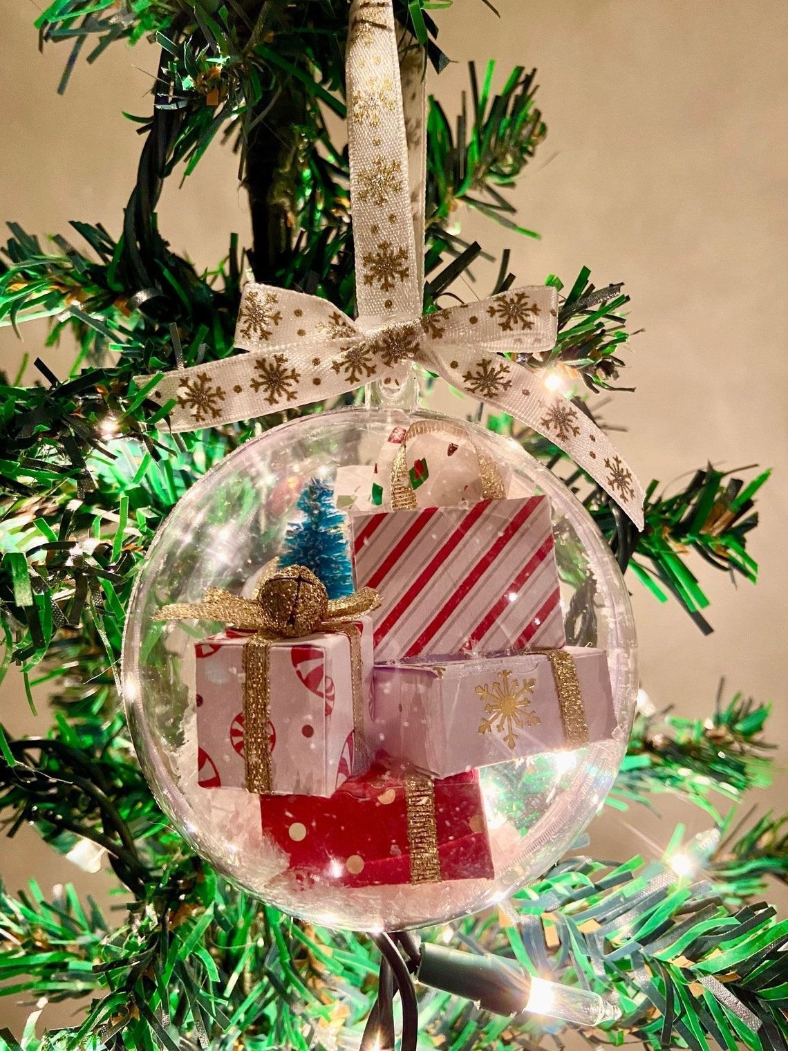 HKM-925971 Transparent Hanging Christmas Tree Ornaments for Seasonal Decor and Gift-Giving