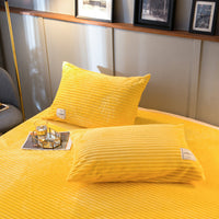 HKM-930131 Magic Velvet Duvet Cover Set - 4-Piece Bedding in Polyester Fiber