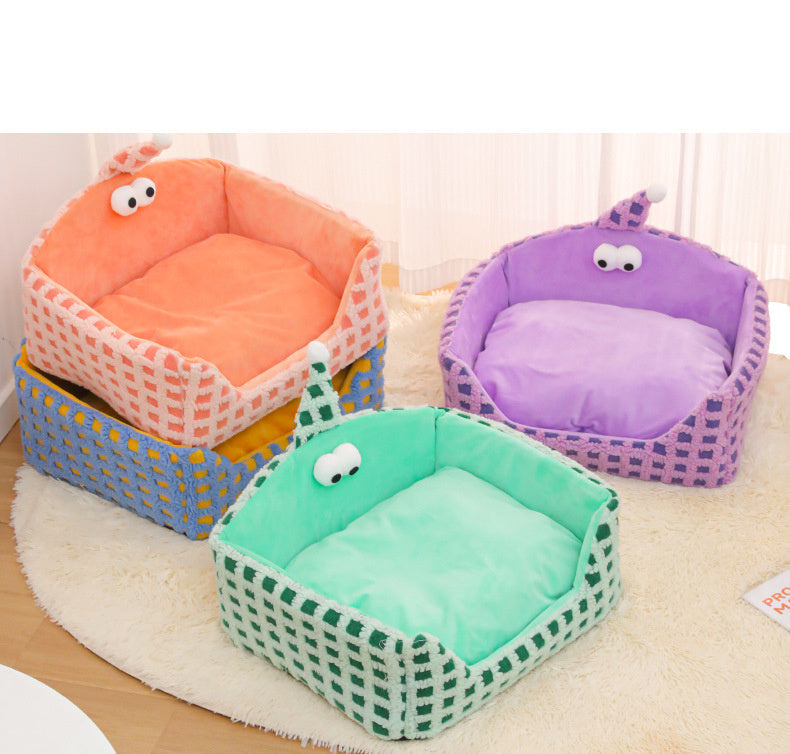 HKM-937747 Triangular Washable Pet Sleeping Nest with Sponge Cushion for Cats - Cozy Autumn and Winter Kennel