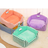 HKM-937747 Triangular Washable Pet Sleeping Nest with Sponge Cushion for Cats - Cozy Autumn and Winter Kennel