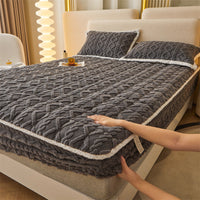 HKM-938707 Thermal Corn Velvet Quilt Fitted Sheet with Pillowcases - Available in Multiple Sizes