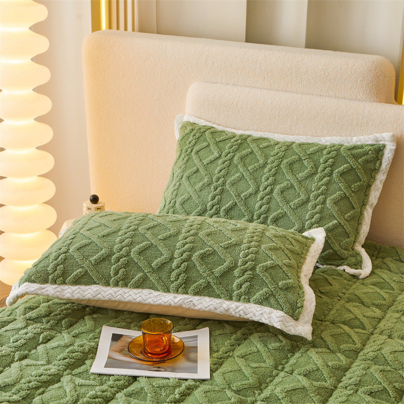 HKM-938707 Thermal Corn Velvet Quilt Fitted Sheet with Pillowcases - Available in Multiple Sizes