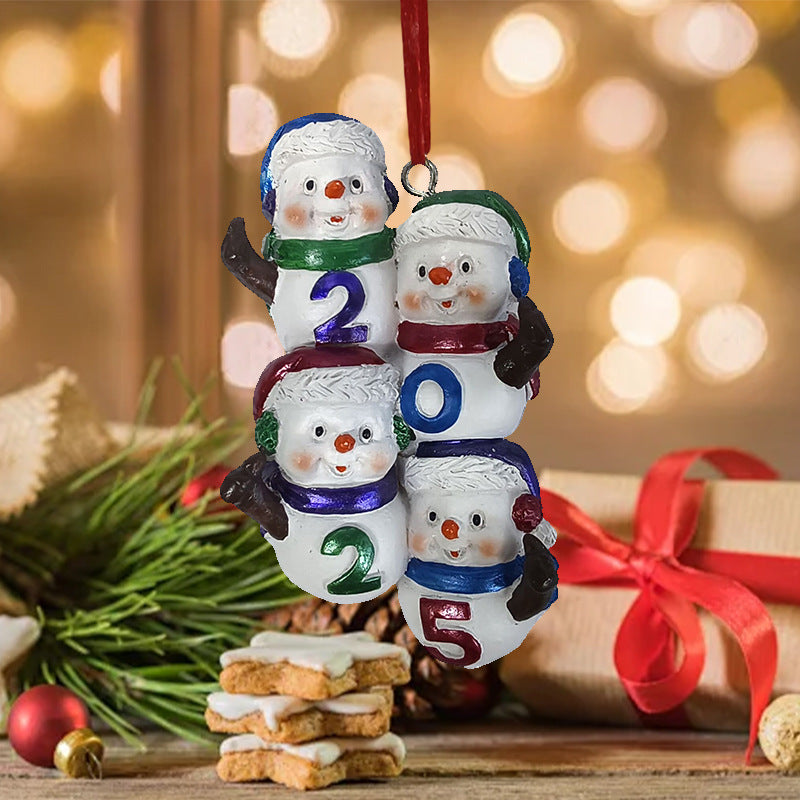 HKM-939475 Christmas Snowman Resin Pendant - Festive Ornament for Holiday Decor 5.3x3.5x10cm