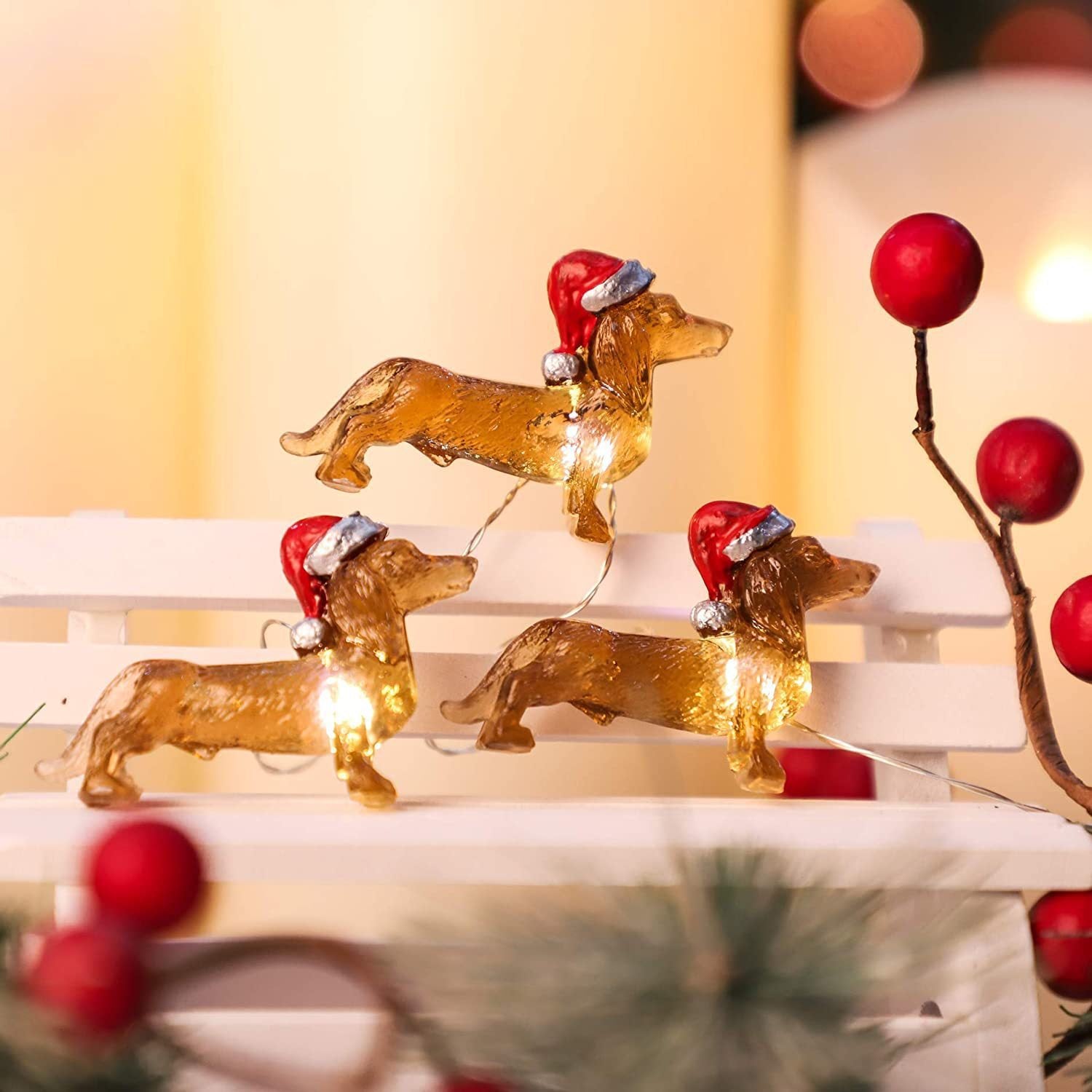HKM-940819 Decorative Resin Sausage Dog String Lights for Festive Displays, Includes Battery Pack and Remote Control