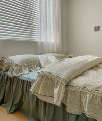 HKM-944467 Floral Lace Cotton Four-Piece Bedding Set with Bed Skirt, Pillowcases, and Quilt Cover