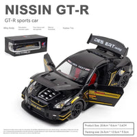 HKM-946579 1:24 Diecast Metal Nissan GTR Sports Car with Sound and Light, Pullback Action, Alloy Model for Ages 5 and Up
