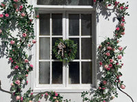 HKM-946899 Christmas Pine Cone and Pine Needle Artificial Wreath, White Spray Finish, 40cm