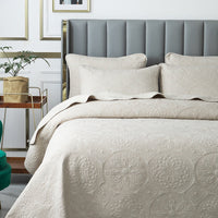 HKM-947603 European Style Double-Sided Embroidered Three-Piece Bedding Set with Pillowcases