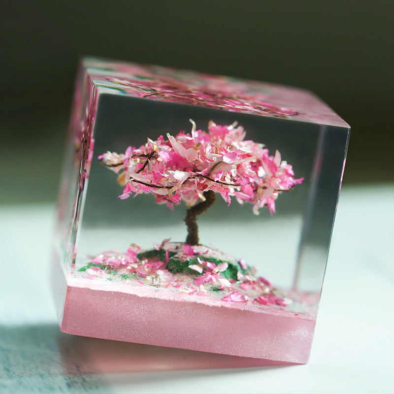 HKM-957587 Cherry Tree Night Light - Handmade USB Bedside Ornament with Resin and Pearlescent Powder