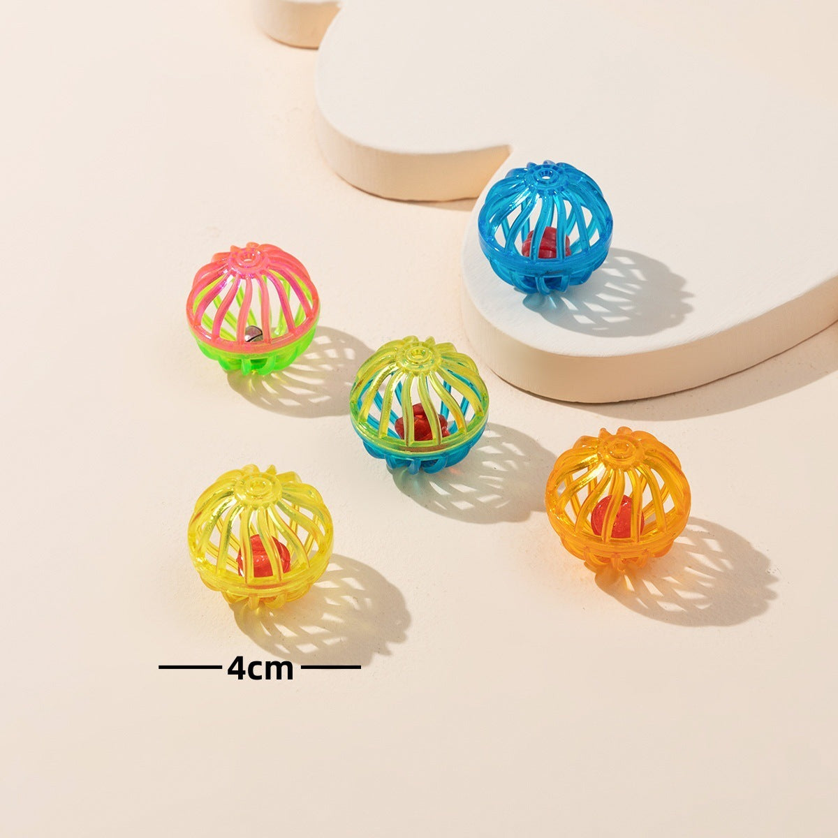 HKM-963027 Colored Plastic Cat Teasing Ball with Bell for Engaging Playtime