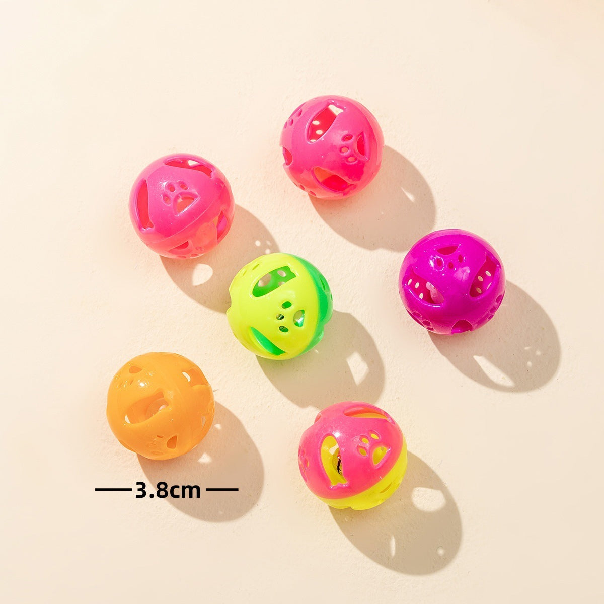 HKM-963027 Colored Plastic Cat Teasing Ball with Bell for Engaging Playtime