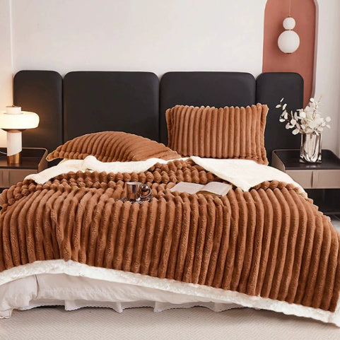 HKM-964883 Solid Color Polyester Plush Blanket in Various Sizes and Colors