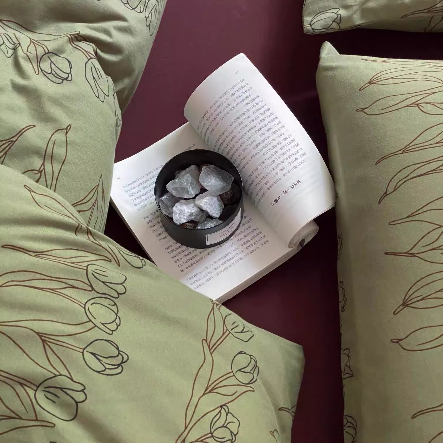 HKM-965715 Cotton Knitted Printed Four-Piece Bedding Set with Geometric, Floral, and Animal Patterns