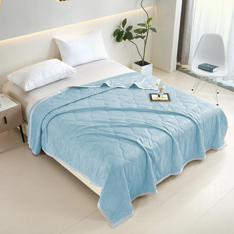 HKM-966867 Reversible Ultra Soft Thin Quilt with Soundwave Design, Cozy All-Season Comforter for Hot Sleepers, Lightweight Bedding for Home and Travel
