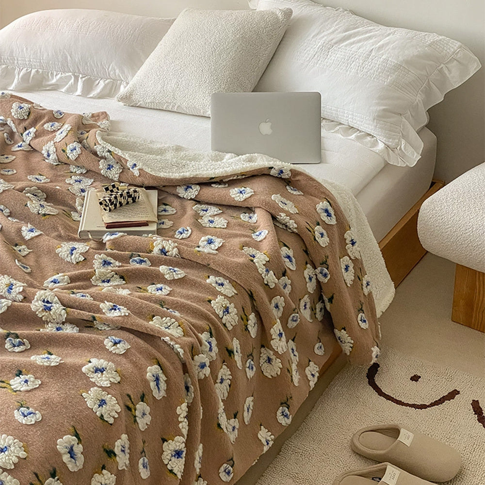 HKM-967187 Cozy Korean Jacquard Coral Fleece Blanket for Autumn and Winter, Soft and Comfortable Throw