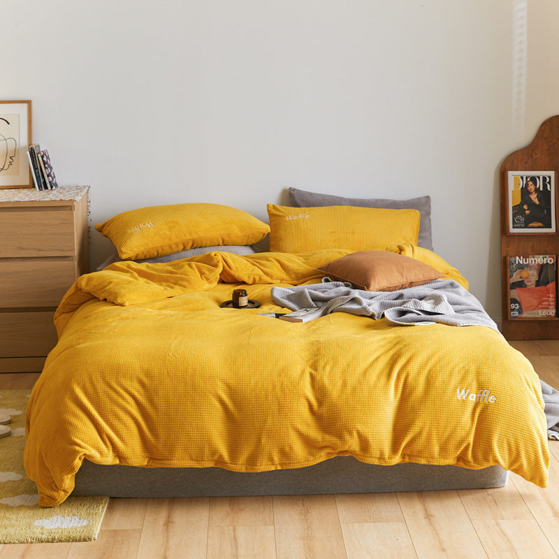 HKM-975251 Cozy Winter Fleece 4-Piece Bedding Set - Soft Polyester Sheets and Quilt Cover in Solid Color