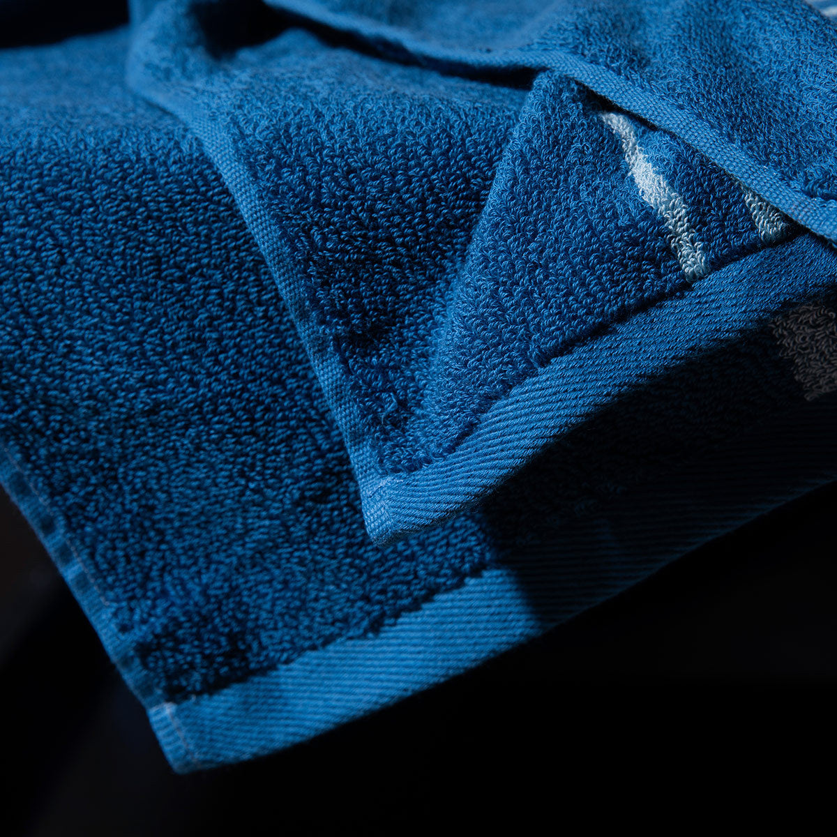 HKM-975507 Smart Sensor Cotton Bath Towel - 70cm x 140cm, 100% Cotton, Machine Washable, Ironable