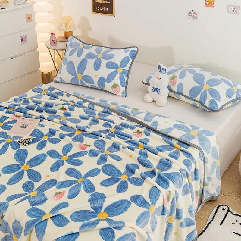 HKM-978387 Cartoon Anime Double-Sided Milk Velvet Blanket, 150x200cm, Anti-Static and Lint-Free