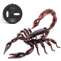 HKM-987027 Remote Control Infrared Scorpion Toy for Scary Pranks, Halloween Gift, For Ages 6 and Up