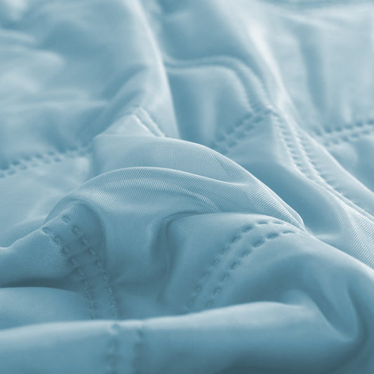 HKM-993043 Ultra Soft Reversible Comforter with Soundwave Design - Lightweight All-Season Bedding for Hot Sleepers, Machine Washable