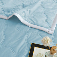 HKM-993043 Ultra Soft Reversible Comforter with Soundwave Design - Lightweight All-Season Bedding for Hot Sleepers, Machine Washable