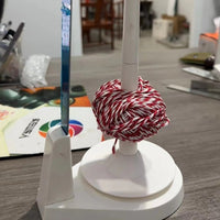 HKM-993875 Rotating Yarn Spindle Bracket with Magnet and Hand-woven Design - Easy Installation
