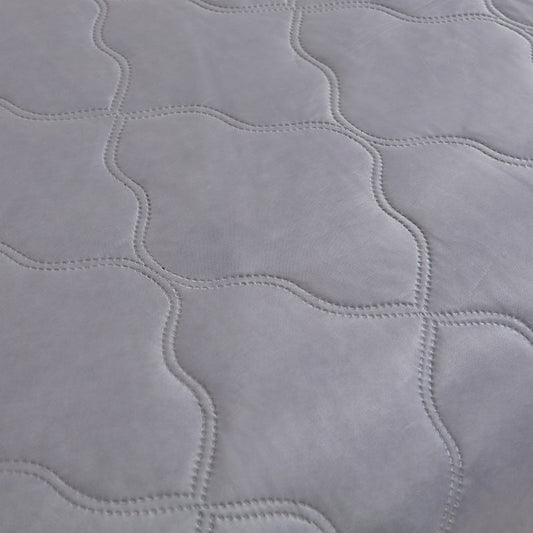 HKM-999635 Ultra Soft Reversible Comforter with Soundwave Design - Lightweight All-Season Quilt for Travel, Camping, Bed, and Office, Machine Washable
