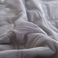 HKM-999635 Ultra Soft Reversible Comforter with Soundwave Design - Lightweight All-Season Quilt for Travel, Camping, Bed, and Office, Machine Washable